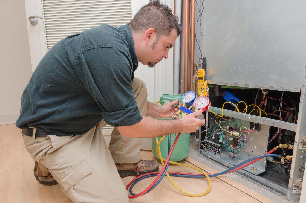 HVAC Technician Repair