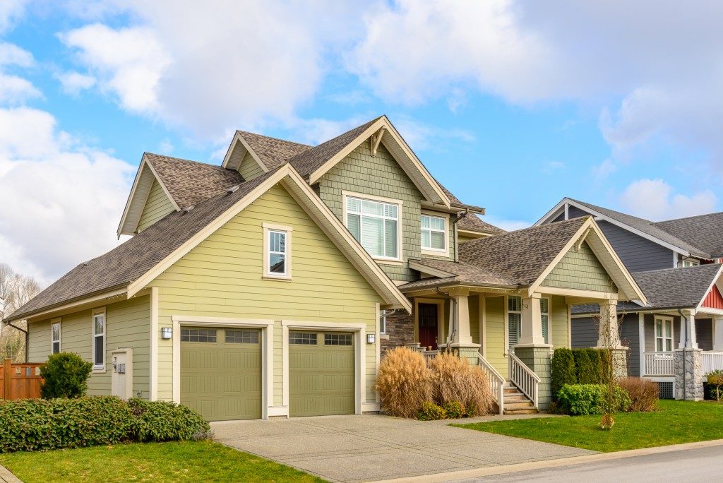 House with garage